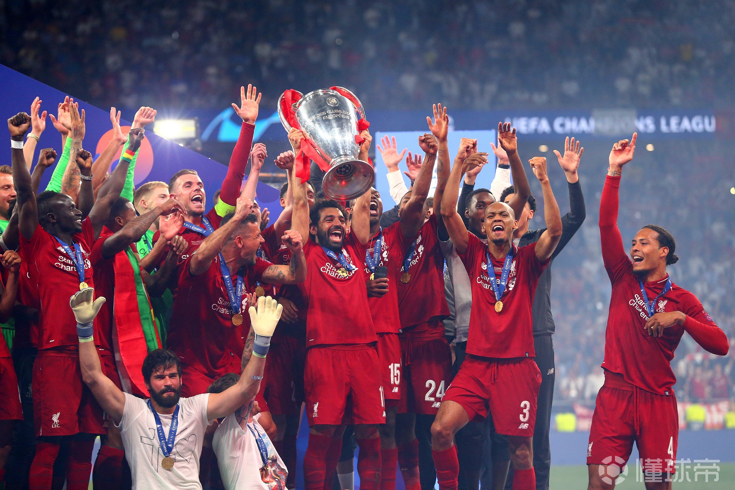 九游娱乐网页-利物浦鏖战塞维利亚,姆巴佩点燃赛场