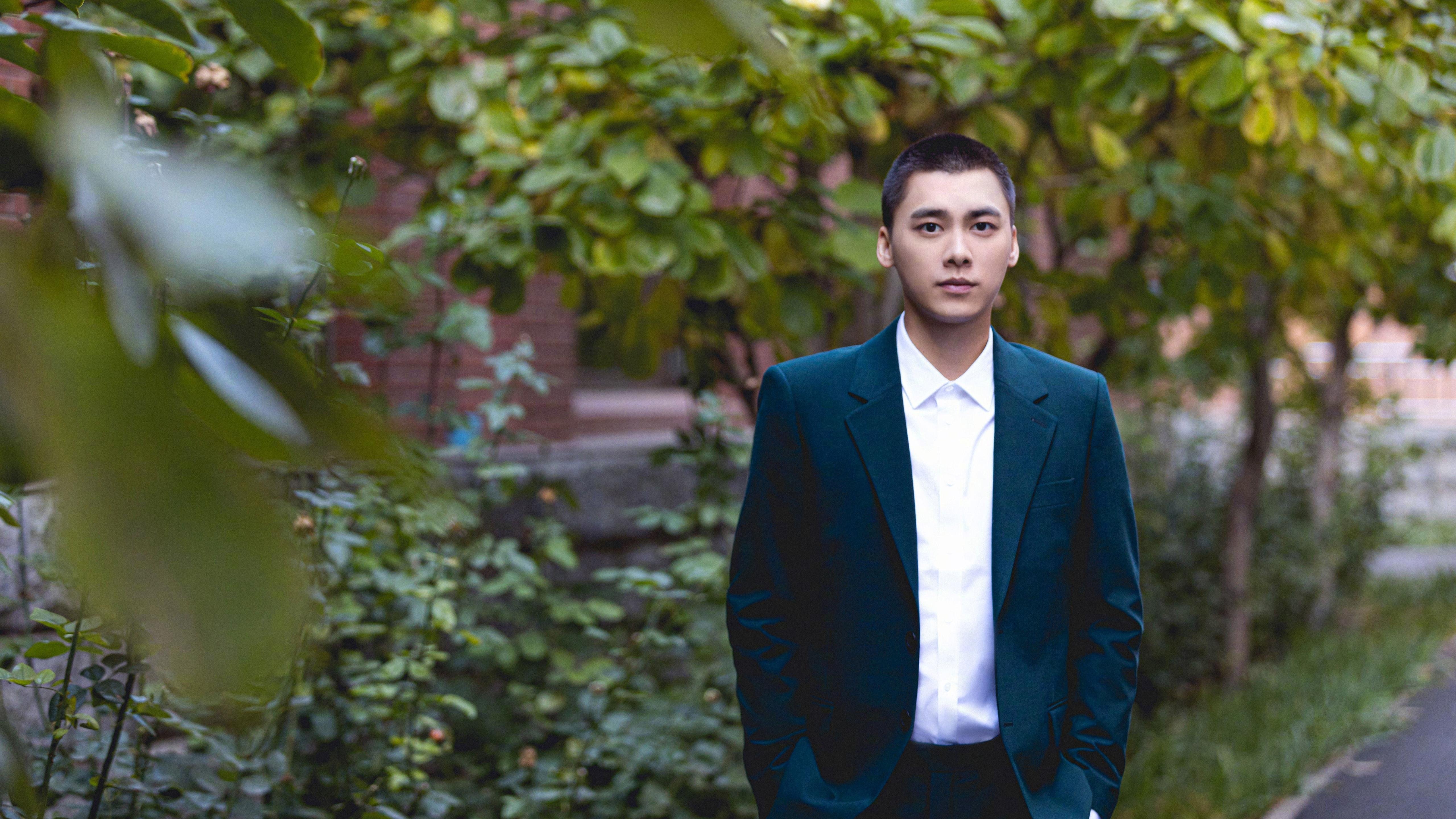 九游体育直播-NBA季后赛之夜，哈登闪耀全场，成为绝对焦点