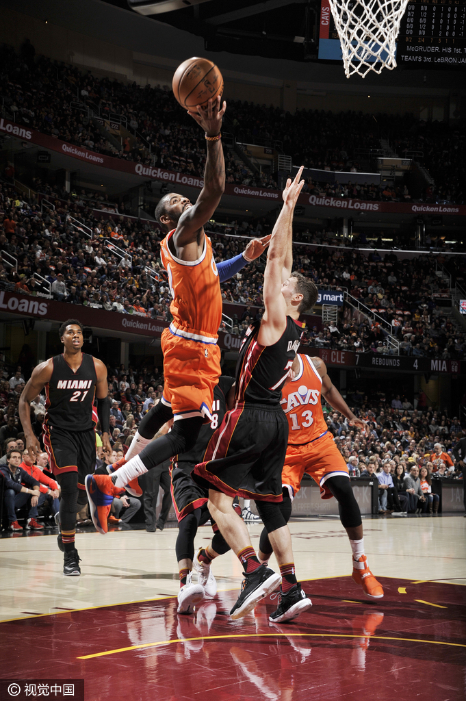 九游娱乐app下载-北京队压哨击败上海队，欧文成为关键先生